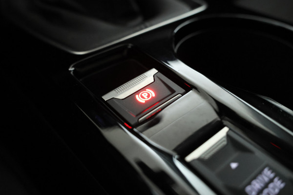 Peugeot 208 1.2 PureTech Allure Pack Navigatie, Apple carplay, Climate