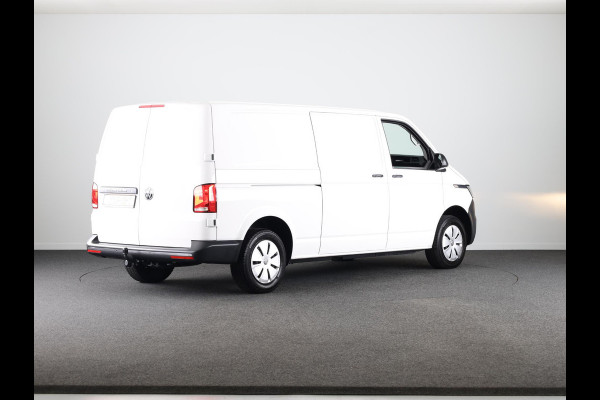 Volkswagen Transporter 2.0 TDI L2H1 28 Comfortline 110 pk | Verlengde garantie | Navigatie| Lederen stuurwiel | Trekhaak | Parkeersensoren achter | Cruise control | Apple Carplay/Android Auto |