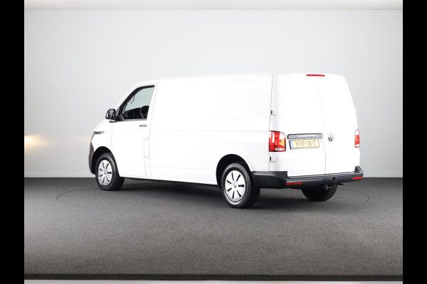 Volkswagen Transporter 2.0 TDI L2H1 28 Comfortline 110 pk | Verlengde garantie | Navigatie| Lederen stuurwiel | Trekhaak | Parkeersensoren achter | Cruise control | Apple Carplay/Android Auto |