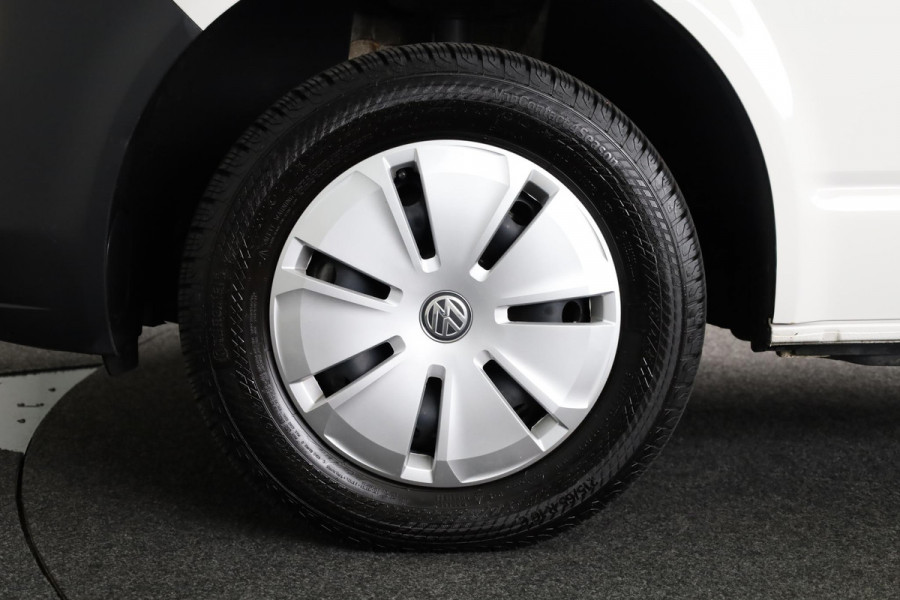 Volkswagen Transporter 2.0 TDI L2H1 28 Comfortline 110 pk | Verlengde garantie | Navigatie| Lederen stuurwiel | Trekhaak | Parkeersensoren achter | Cruise control | Apple Carplay/Android Auto |