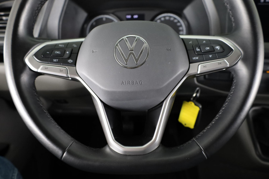 Volkswagen Transporter 2.0 TDI L2H1 28 Comfortline 110 pk | Verlengde garantie | Navigatie| Lederen stuurwiel | Trekhaak | Parkeersensoren achter | Cruise control | Apple Carplay/Android Auto |