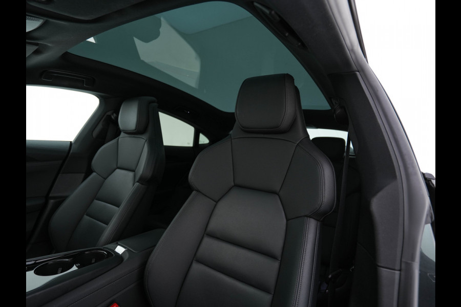 Audi e-tron GT 93 kWh Quattro [ 3-Fase ] (INCL-BTW) *PANO | FULL-LED | LUXURY-LEATHER | AUDI-SOUNDSYSTEM | DIGI-COCKPIT | NAVI-FULLMAP | HEATED-SPORTSEATS | TOP-VIEW | DAB | KEYLESS | LANE-ASSIST | SHIFT-PADDLES | PRIVACY-GLASS | 20