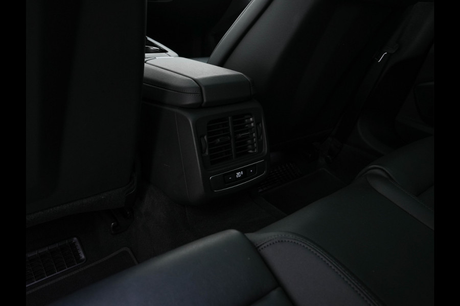 Audi e-tron GT 93 kWh Quattro [ 3-Fase ] (INCL-BTW) *PANO | FULL-LED | LUXURY-LEATHER | AUDI-SOUNDSYSTEM | DIGI-COCKPIT | NAVI-FULLMAP | HEATED-SPORTSEATS | TOP-VIEW | DAB | KEYLESS | LANE-ASSIST | SHIFT-PADDLES | PRIVACY-GLASS | 20