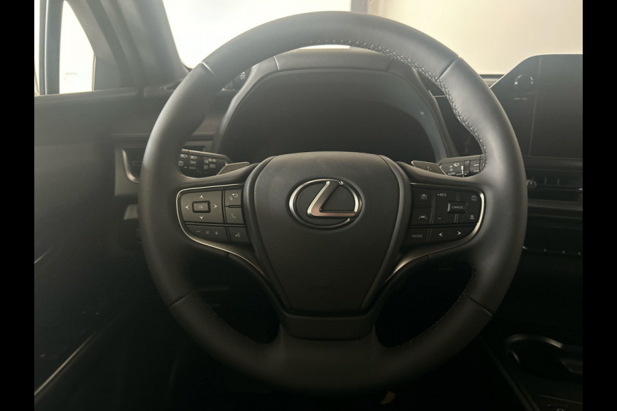 Lexus UX 300e Business Line 73 kWh | Nieuwprijs € 55.100,00, 45% korting | Adaptieve cruise control | Achteruitrijcamera | Premium kwaliteit voor een topprijs