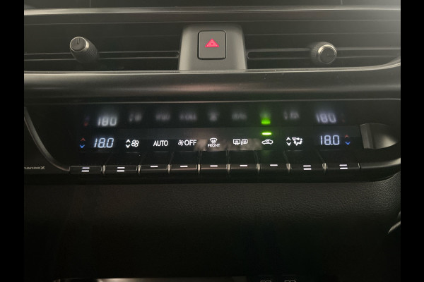 Lexus UX 300e Business Line 73 kWh | Nieuwprijs € 55.100,00, 45% korting | Adaptieve cruise control | Achteruitrijcamera | Premium kwaliteit voor een topprijs