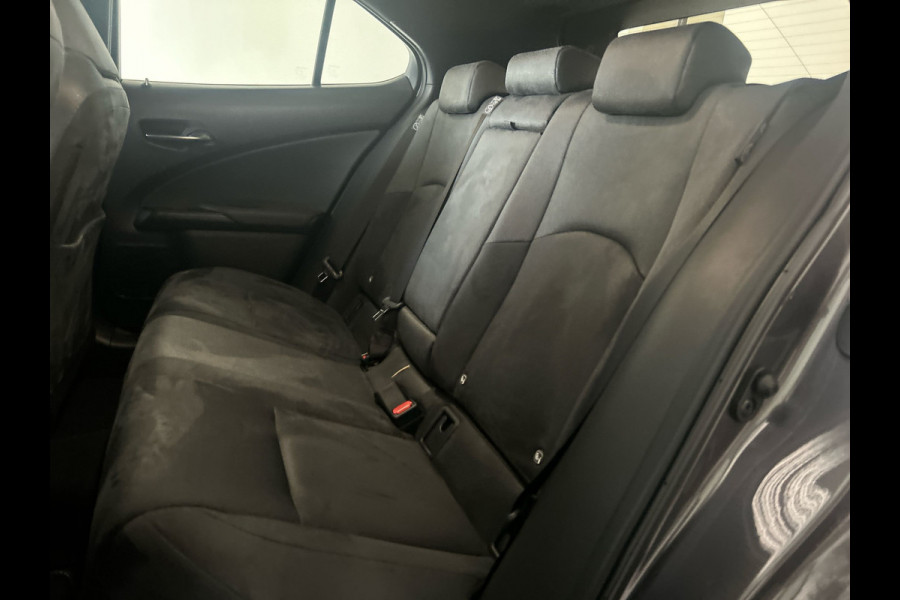 Lexus UX 300e Business Line 73 kWh | Nieuwprijs € 55.100,00, 45% korting | Adaptieve cruise control | Achteruitrijcamera | Premium kwaliteit voor een topprijs