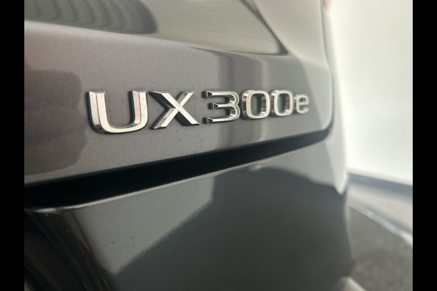 Lexus UX 300e Business Line 73 kWh | Nieuwprijs € 55.100,00, 45% korting | Adaptieve cruise control | Achteruitrijcamera | Premium kwaliteit voor een topprijs