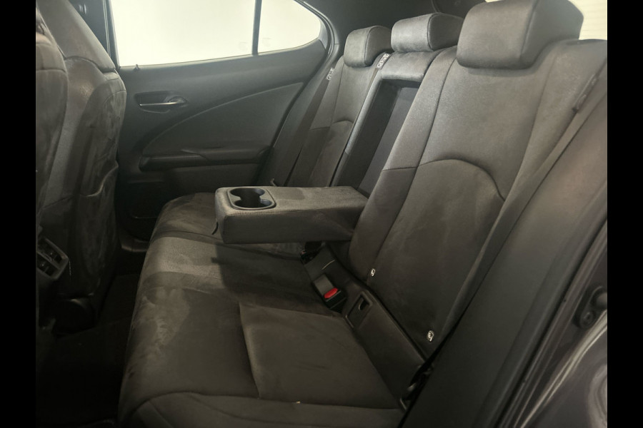 Lexus UX 300e Business Line 73 kWh | Nieuwprijs € 55.100,00, 45% korting | Adaptieve cruise control | Achteruitrijcamera | Premium kwaliteit voor een topprijs