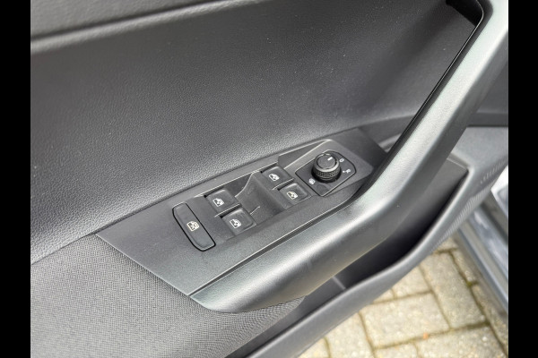 Volkswagen Polo 1.0 TSI Comfortline Business - Automaat - Climate - Navi - Parkeerhulp - Org.NL
