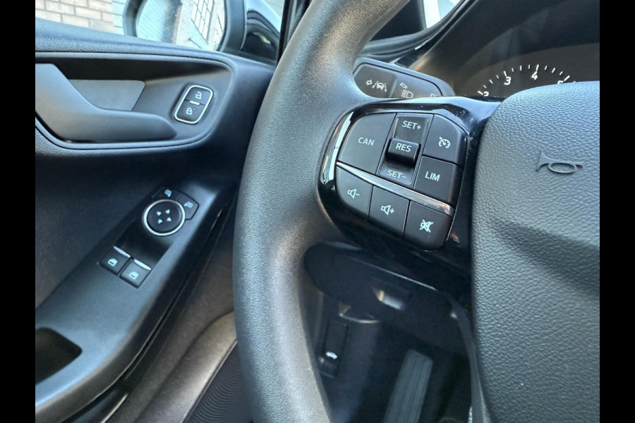 Ford Fiesta 1.0 EcoBoost / 95 PK / Navi / Cruise Control / Apple Carplay-Android / Comfort-Pack / PDC Voor + Achter / ALL-Season b