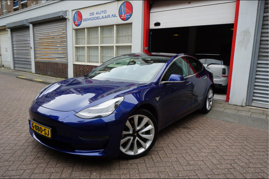 Tesla Model 3 Long Range AWD 75 kWh Dual Motor | Nederlandse BTW auto | 351 pk | Panorama | Premium Audio | Auto Pilot | Leer | 19inch sportvelgen