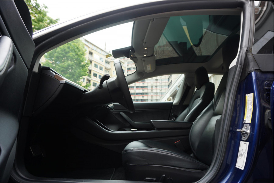 Tesla Model 3 Long Range AWD 75 kWh Dual Motor | Nederlandse BTW auto | 351 pk | Panorama | Premium Audio | Auto Pilot | Leer | 19inch sportvelgen