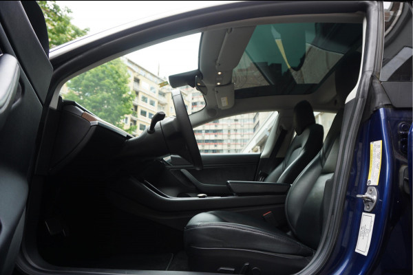 Tesla Model 3 Long Range AWD 75 kWh Dual Motor | Nederlandse BTW auto | 351 pk | Panorama | Premium Audio | Auto Pilot | Leer | 19inch sportvelgen