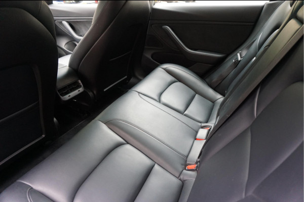 Tesla Model 3 Long Range AWD 75 kWh Dual Motor | Nederlandse BTW auto | 351 pk | Panorama | Premium Audio | Auto Pilot | Leer | 19inch sportvelgen