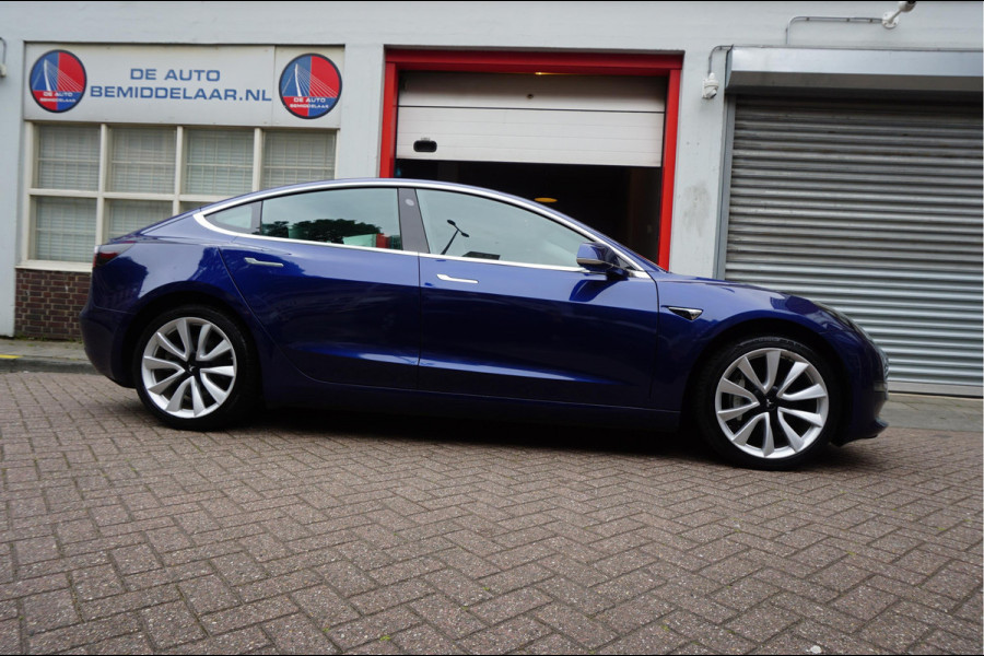 Tesla Model 3 Long Range AWD 75 kWh Dual Motor | Nederlandse BTW auto | 351 pk | Panorama | Premium Audio | Auto Pilot | Leer | 19inch sportvelgen
