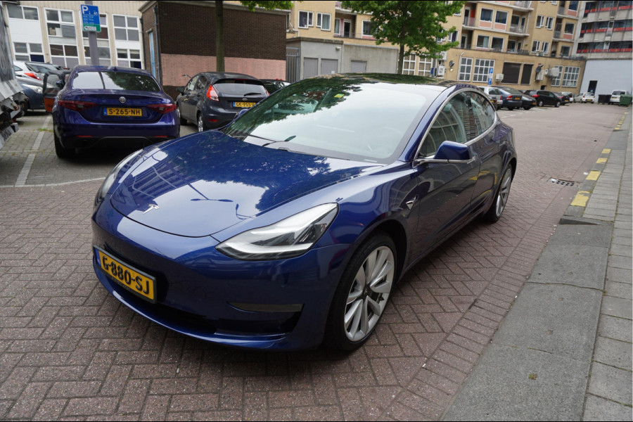 Tesla Model 3 Long Range AWD 75 kWh Dual Motor | Nederlandse BTW auto | 351 pk | Panorama | Premium Audio | Auto Pilot | Leer | 19inch sportvelgen