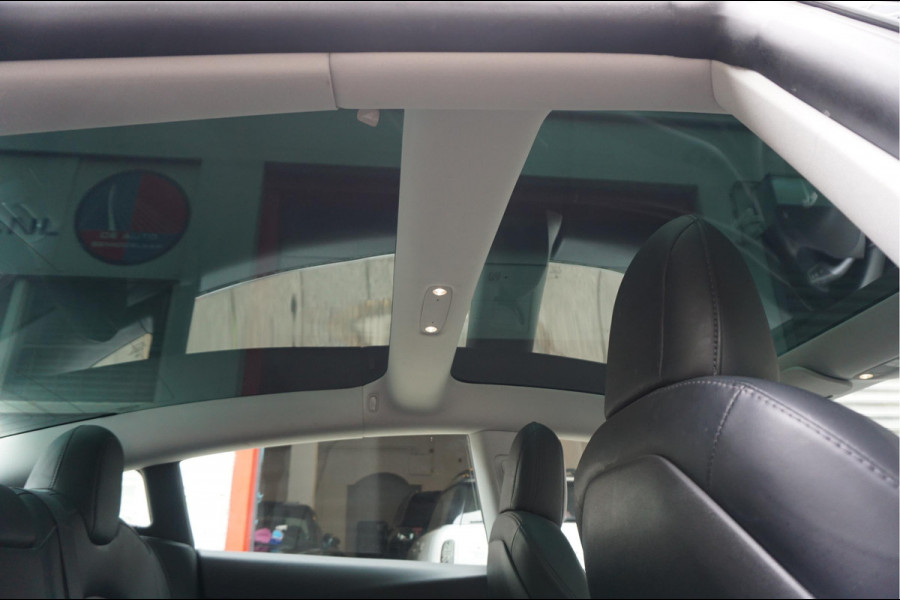 Tesla Model 3 Long Range AWD 75 kWh Dual Motor | Nederlandse BTW auto | 351 pk | Panorama | Premium Audio | Auto Pilot | Leer | 19inch sportvelgen