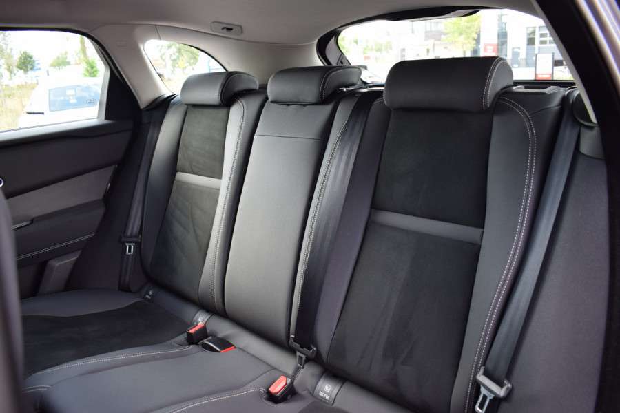 Land Rover Range Rover Velar 3.0 V6 SC AWD | Pano | Luchtvering | Half Leer | Apple CarPlay