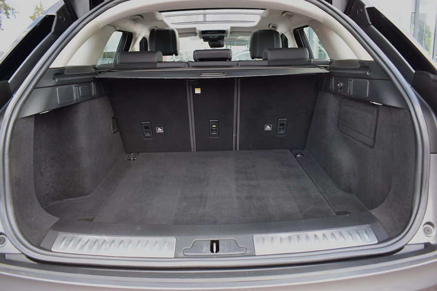Land Rover Range Rover Velar 3.0 V6 SC AWD | Pano | Luchtvering | Half Leer | Apple CarPlay