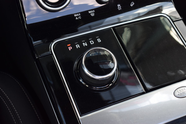 Land Rover Range Rover Velar 3.0 V6 SC AWD | Pano | Luchtvering | Half Leer | Apple CarPlay
