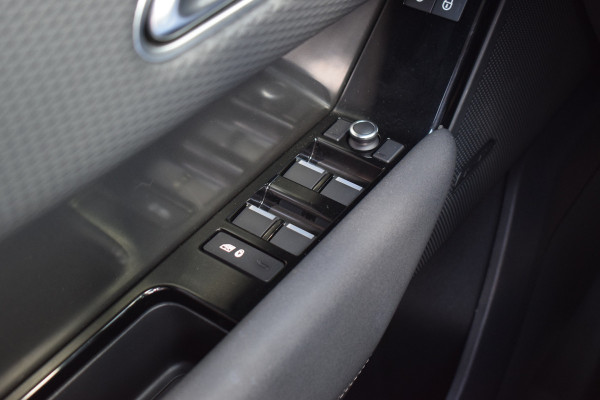 Land Rover Range Rover Velar 3.0 V6 SC AWD | Pano | Luchtvering | Half Leer | Apple CarPlay