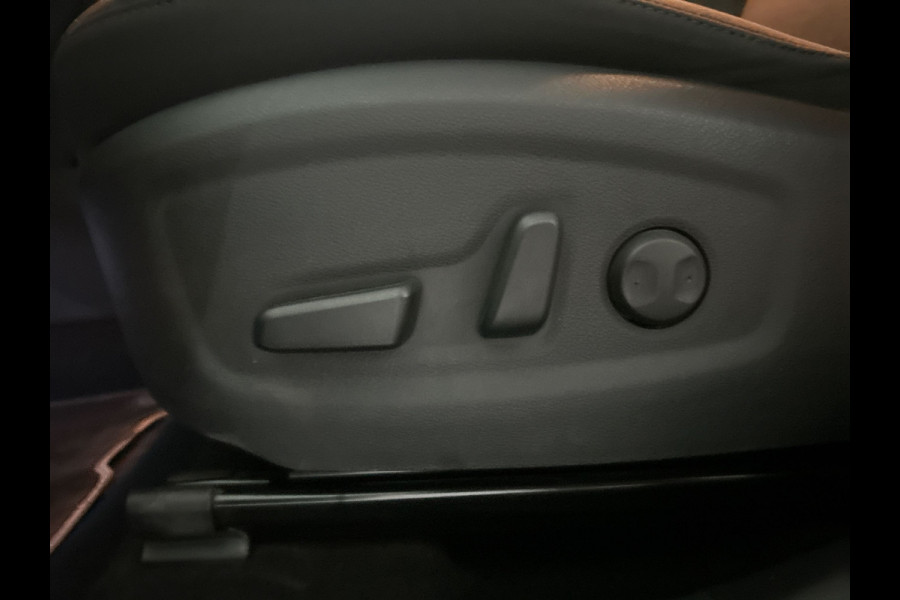 Hyundai KONA ELECTRIC Comfort Smart 64.8 kWh | Warmtepomp | Head-up display | Trekhaak | Voorzetels en stuur verwarmbaar