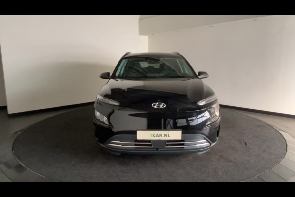 Hyundai KONA ELECTRIC Comfort Smart 64.8 kWh | Warmtepomp | Head-up display | Trekhaak | Voorzetels en stuur verwarmbaar