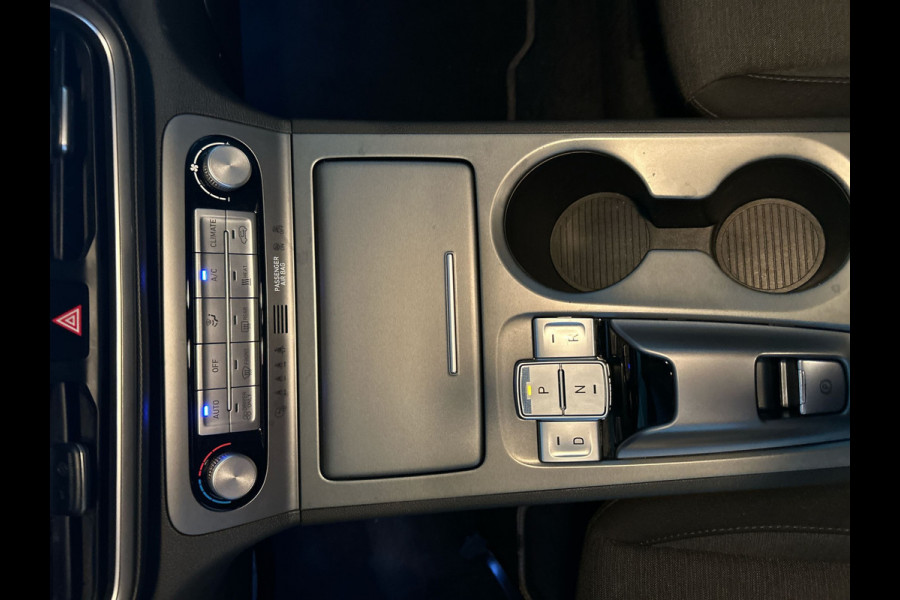 Hyundai KONA ELECTRIC Comfort Smart 64.8 kWh | Warmtepomp | Head-up display | Trekhaak | Voorzetels en stuur verwarmbaar