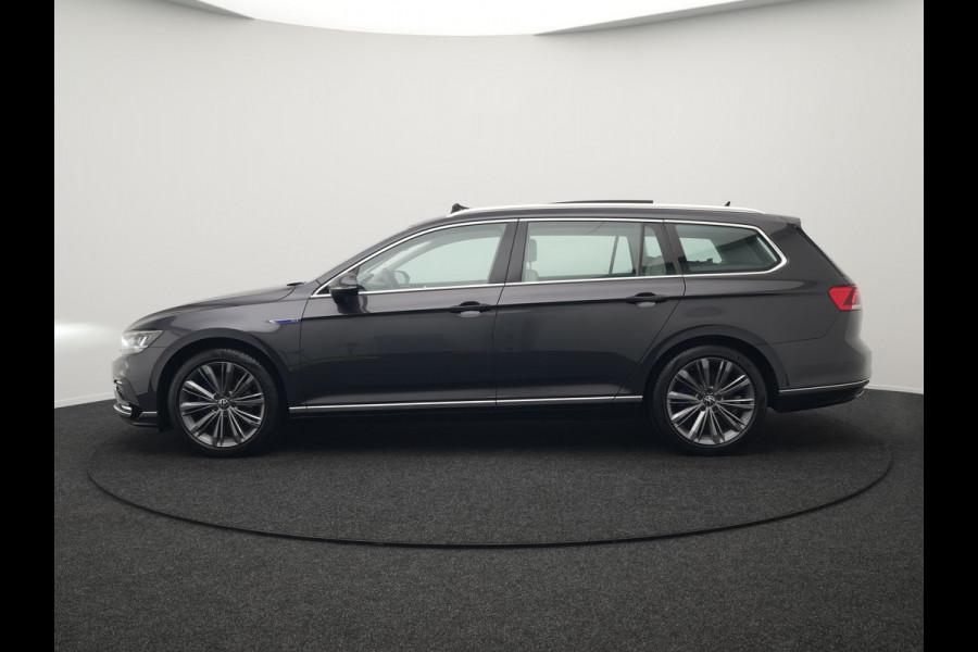 Volkswagen Passat Variant 1.4 TSI GTE Business Plug In Hybrid 218pk Dealer O.H PHEV | Panodak | Adaptive Cruise | Lederen Sportstoelen Massage & Verwarmd | Apple Carplay | Sfeerverlichting | Navigatie | DAB |