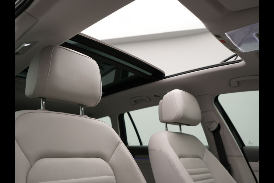 Volkswagen Passat Variant 1.4 TSI GTE Business Plug In Hybrid 218pk Dealer O.H PHEV | Panodak | Adaptive Cruise | Lederen Sportstoelen Massage & Verwarmd | Apple Carplay | Sfeerverlichting | Navigatie | DAB |