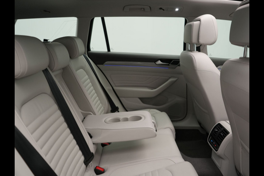 Volkswagen Passat Variant 1.4 TSI GTE Business Plug In Hybrid 218pk Dealer O.H PHEV | Panodak | Adaptive Cruise | Lederen Sportstoelen Massage & Verwarmd | Apple Carplay | Sfeerverlichting | Navigatie | DAB |