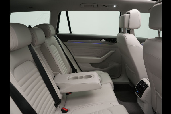 Volkswagen Passat Variant 1.4 TSI GTE Business Plug In Hybrid 218pk Dealer O.H PHEV | Panodak | Adaptive Cruise | Lederen Sportstoelen Massage & Verwarmd | Apple Carplay | Sfeerverlichting | Navigatie | DAB |