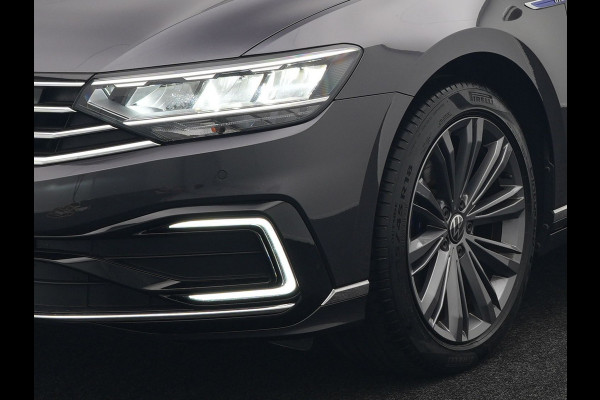 Volkswagen Passat Variant 1.4 TSI GTE Business Plug In Hybrid 218pk Dealer O.H PHEV | Panodak | Adaptive Cruise | Lederen Sportstoelen Massage & Verwarmd | Apple Carplay | Sfeerverlichting | Navigatie | DAB |