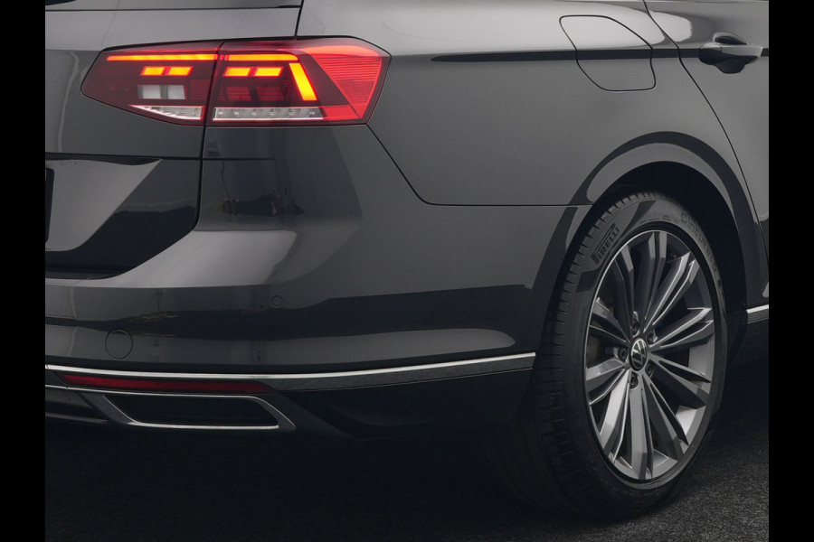 Volkswagen Passat Variant 1.4 TSI GTE Business Plug In Hybrid 218pk Dealer O.H PHEV | Panodak | Adaptive Cruise | Lederen Sportstoelen Massage & Verwarmd | Apple Carplay | Sfeerverlichting | Navigatie | DAB |