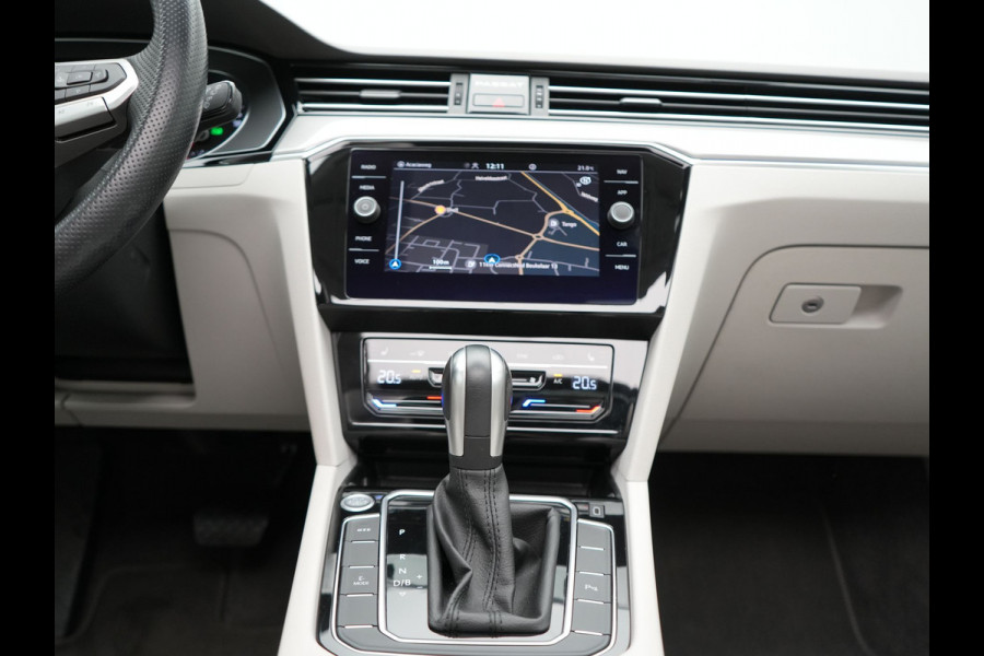 Volkswagen Passat Variant 1.4 TSI GTE Business Plug In Hybrid 218pk Dealer O.H PHEV | Panodak | Adaptive Cruise | Lederen Sportstoelen Massage & Verwarmd | Apple Carplay | Sfeerverlichting | Navigatie | DAB |