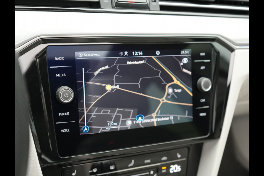Volkswagen Passat Variant 1.4 TSI GTE Business Plug In Hybrid 218pk Dealer O.H PHEV | Panodak | Adaptive Cruise | Lederen Sportstoelen Massage & Verwarmd | Apple Carplay | Sfeerverlichting | Navigatie | DAB |