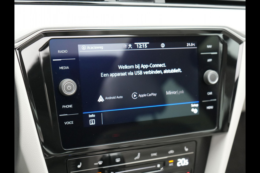 Volkswagen Passat Variant 1.4 TSI GTE Business Plug In Hybrid 218pk Dealer O.H PHEV | Panodak | Adaptive Cruise | Lederen Sportstoelen Massage & Verwarmd | Apple Carplay | Sfeerverlichting | Navigatie | DAB |