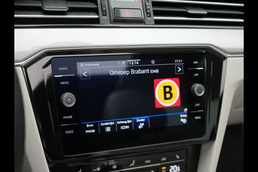 Volkswagen Passat Variant 1.4 TSI GTE Business Plug In Hybrid 218pk Dealer O.H PHEV | Panodak | Adaptive Cruise | Lederen Sportstoelen Massage & Verwarmd | Apple Carplay | Sfeerverlichting | Navigatie | DAB |