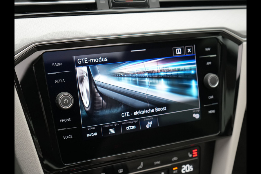 Volkswagen Passat Variant 1.4 TSI GTE Business Plug In Hybrid 218pk Dealer O.H PHEV | Panodak | Adaptive Cruise | Lederen Sportstoelen Massage & Verwarmd | Apple Carplay | Sfeerverlichting | Navigatie | DAB |