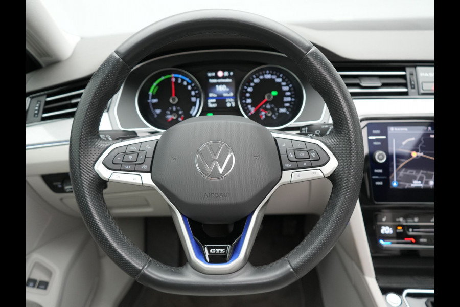 Volkswagen Passat Variant 1.4 TSI GTE Business Plug In Hybrid 218pk Dealer O.H PHEV | Panodak | Adaptive Cruise | Lederen Sportstoelen Massage & Verwarmd | Apple Carplay | Sfeerverlichting | Navigatie | DAB |