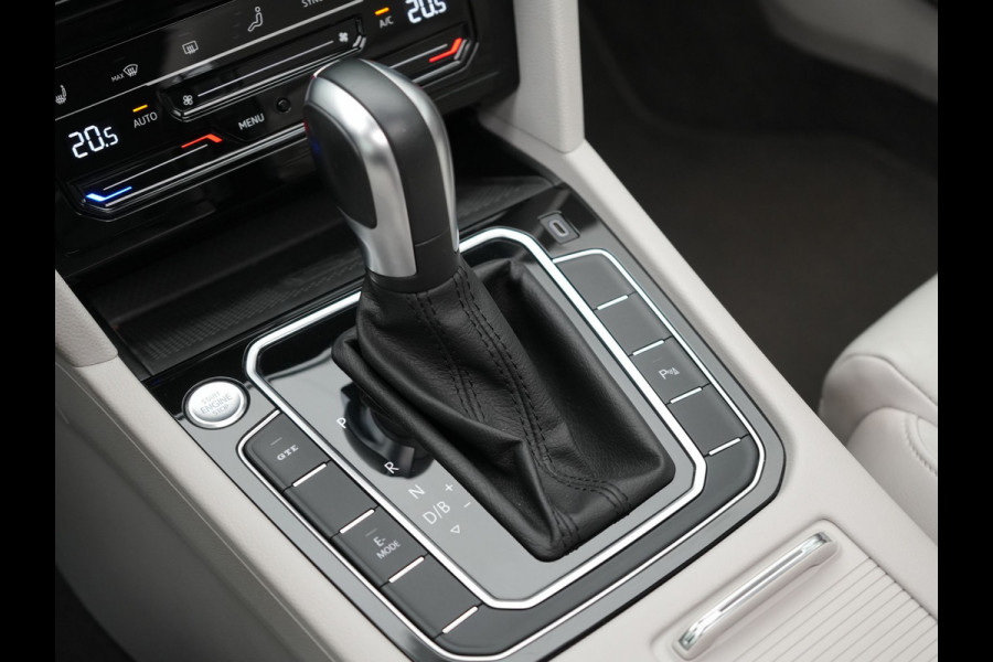 Volkswagen Passat Variant 1.4 TSI GTE Business Plug In Hybrid 218pk Dealer O.H PHEV | Panodak | Adaptive Cruise | Lederen Sportstoelen Massage & Verwarmd | Apple Carplay | Sfeerverlichting | Navigatie | DAB |