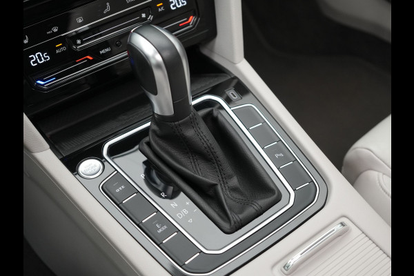 Volkswagen Passat Variant 1.4 TSI GTE Business Plug In Hybrid 218pk Dealer O.H PHEV | Panodak | Adaptive Cruise | Lederen Sportstoelen Massage & Verwarmd | Apple Carplay | Sfeerverlichting | Navigatie | DAB |