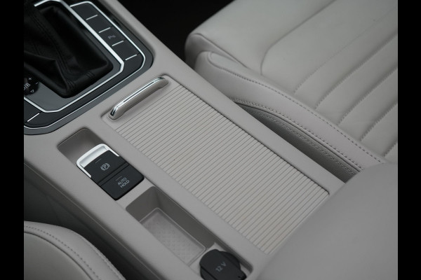 Volkswagen Passat Variant 1.4 TSI GTE Business Plug In Hybrid 218pk Dealer O.H PHEV | Panodak | Adaptive Cruise | Lederen Sportstoelen Massage & Verwarmd | Apple Carplay | Sfeerverlichting | Navigatie | DAB |