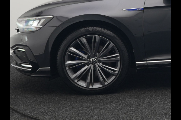 Volkswagen Passat Variant 1.4 TSI GTE Business Plug In Hybrid 218pk Dealer O.H PHEV | Panodak | Adaptive Cruise | Lederen Sportstoelen Massage & Verwarmd | Apple Carplay | Sfeerverlichting | Navigatie | DAB |