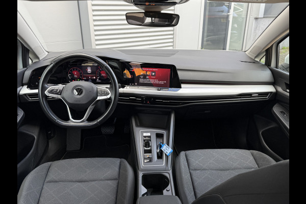 Volkswagen Golf 1.5 eTSI Style | Nieuw model | Camera | Draadloze lader | | Apple Carplay | DAB+