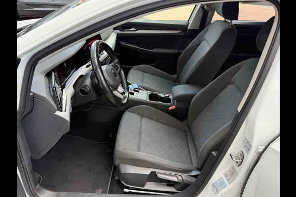 Volkswagen Golf 1.5 eTSI Style | Nieuw model | Camera | Draadloze lader | | Apple Carplay | DAB+
