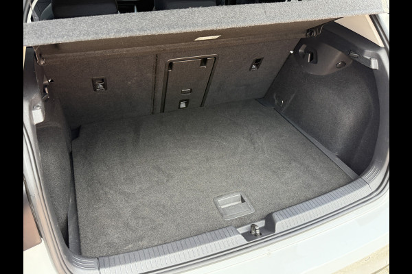 Volkswagen Golf 1.5 eTSI Style | Nieuw model | Camera | Draadloze lader | | Apple Carplay | DAB+