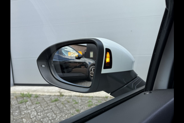 Volkswagen Golf 1.5 eTSI Style | Nieuw model | Camera | Draadloze lader | | Apple Carplay | DAB+
