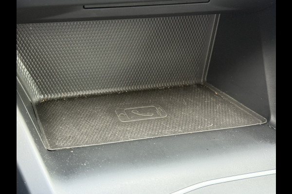 Volkswagen Golf 1.5 eTSI Style | Nieuw model | Camera | Draadloze lader | | Apple Carplay | DAB+
