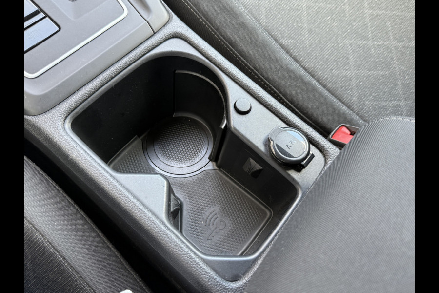 Volkswagen Golf 1.5 eTSI Style | Nieuw model | Camera | Draadloze lader | | Apple Carplay | DAB+